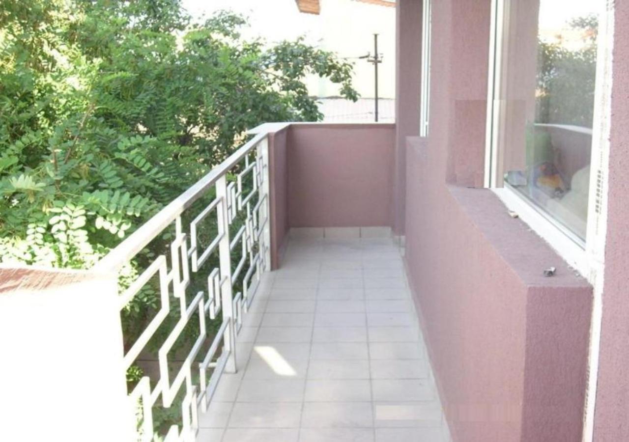 בוקרשט Apartament Laurentiu - Etaj.1 מראה חיצוני תמונה